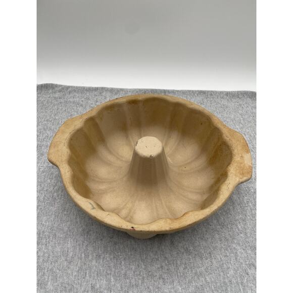 Pampered Chef 1440 Family Heritage Stoneware 10" Fluted Bundt Pan Retired - Picture 2 of 6